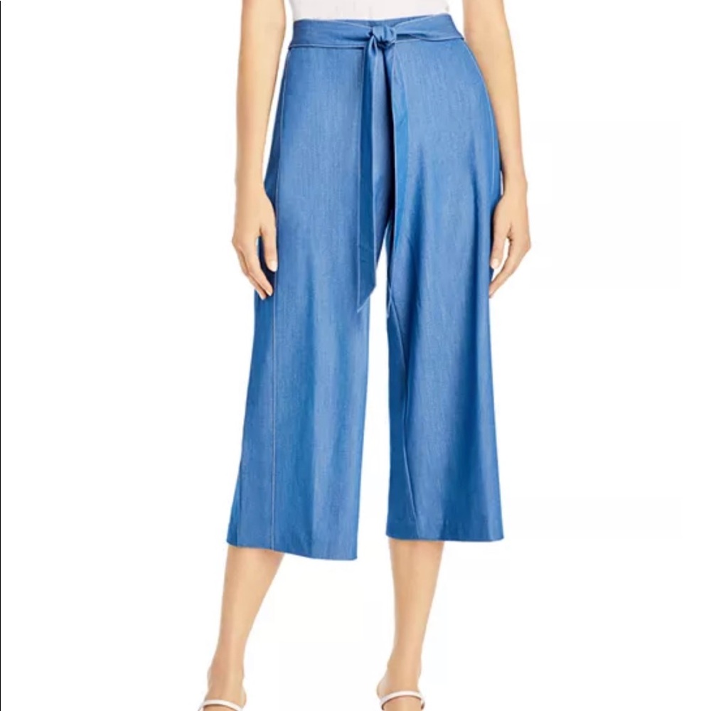 T Tahari cropped pants 👖